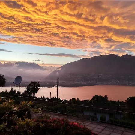 Traumhafter Blick Auf Maggiore *