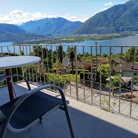 Traumhafter Blick Auf Maggiore *