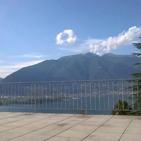 Traumhafter Blick Auf Maggiore Piazzogna